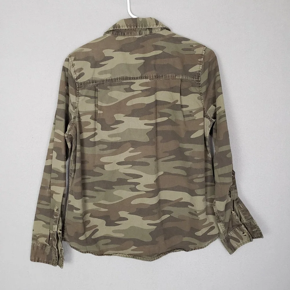 Forever 21 Size‎ M Camouflage Button Up Long Sleeve Green Camo Military Utility